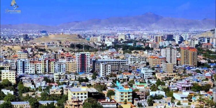 منبعلر کابلده بوگون بیر قیز طالبان نینگ مالیه‌ وزیرلیگی بناسی آلدیده آتیب تشلنگنینی معلوم قیلدی