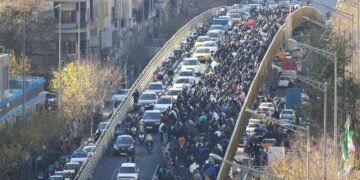 ایران‌ده ناراضیلیک نمایشلری اۉنینچی کون کېتمه-کېت دوام اېتماقده