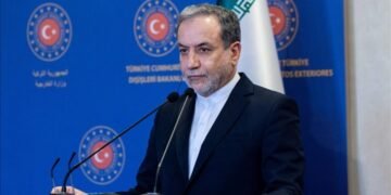 عراقچی‌نینگ زلنسکي بیاناتلریگه مناسبتی: ایران بېگانه‌لرنینگ یاردمیگه محتاج اېمس