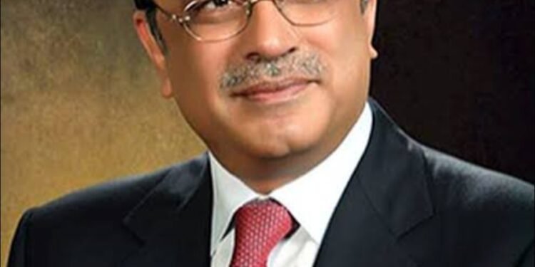 کابل‌ده‌گی پارتلش؛ پاکستان جمهور رییسی: طالبان تروریزمگه قرشی کوره‌ش بۉییچه‌ اۉز مجبوريتلریگه عمل قیلمه‌گن