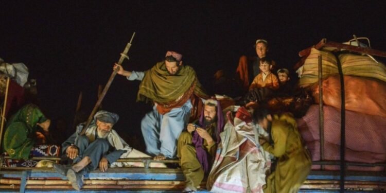 اۉتگن کون 620 نفر مهاجر عایله‌ مملکتگه قَیتدی