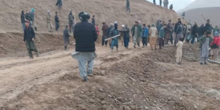 منبعلر: طالبان تخارنینگ چاه‌آب اولسواللیگیده اعتراضچیلرنی حبسگه آلیشنی باشله‌دی