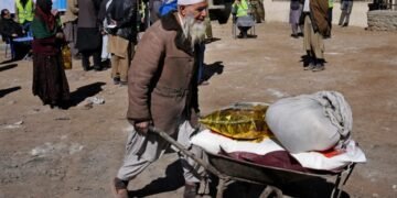 سویدن افغانستان‌گه آلتی میلیون دالردن آرتیق یاردم کۉرستدی