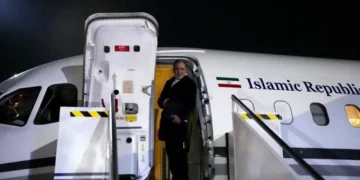 ایران و امریکا مذاکره‌لری؛ عراقچی جینواگه جونه‌ب کېتگن