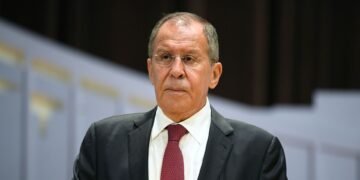 روسیه تشقی ایشلر وزیری بو مملکت اروپاگه قرشی حربی هجومگه هم تیار دېب اعلام قیلدی