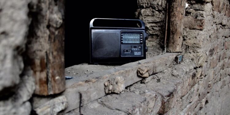 رادیو خلق‌ارا کونی؛ یوناما افغانستان جمعیتی آره‎‌سیده رادیو حصه‌سیدن قدرله‌دی