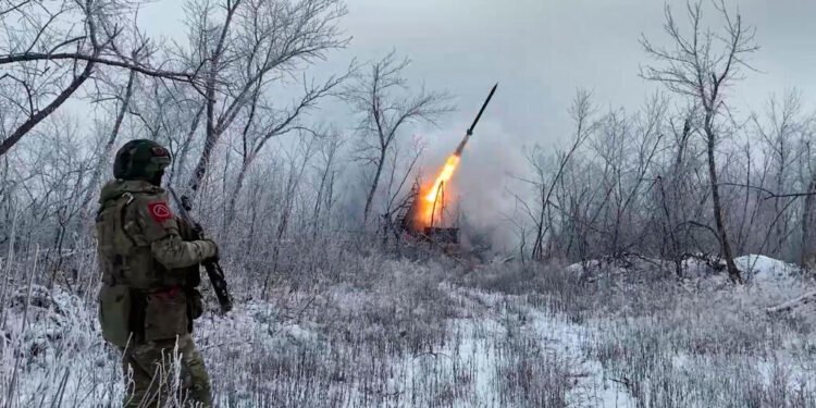 روسیه‌نینگ اوکراین‌گه هجومی؛ بوگون اېرته‌لب عملگه آشیریلگن هجوملرده تۉرت کیشی جان بېردی