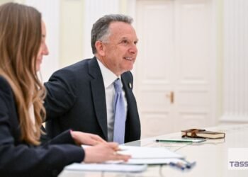 ترامپ مخصوص وکیلی پوتین و زیلینسکی اوچره‌شووی عملگه آشیریلیشیگه امید بیلدیردی