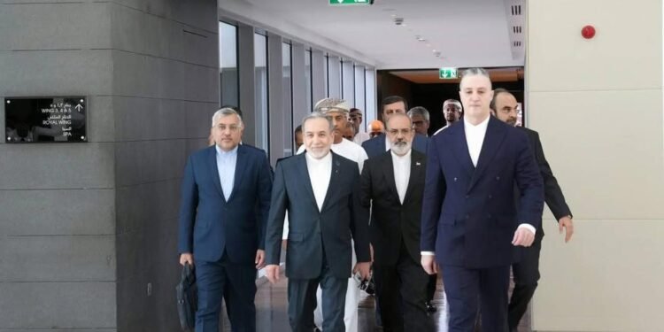 عمان‌نینگ مسقط شهریده امریکا و ایران وکیللری مذاکره‌سی باشلندی