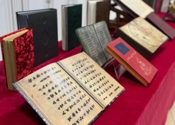 آستانه کۉرگزمه‌سیده اېسکی قۉل یازمه‌لر و قزاق خوانلیگی حجتلری نمایش اېتیلدی