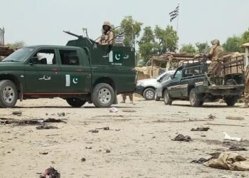 خیبر پختونخواه‌ده اویوشتیریلگن هجوم‌ده پاکستان حربیلریدن یېتّی کیشی جان بېرگن