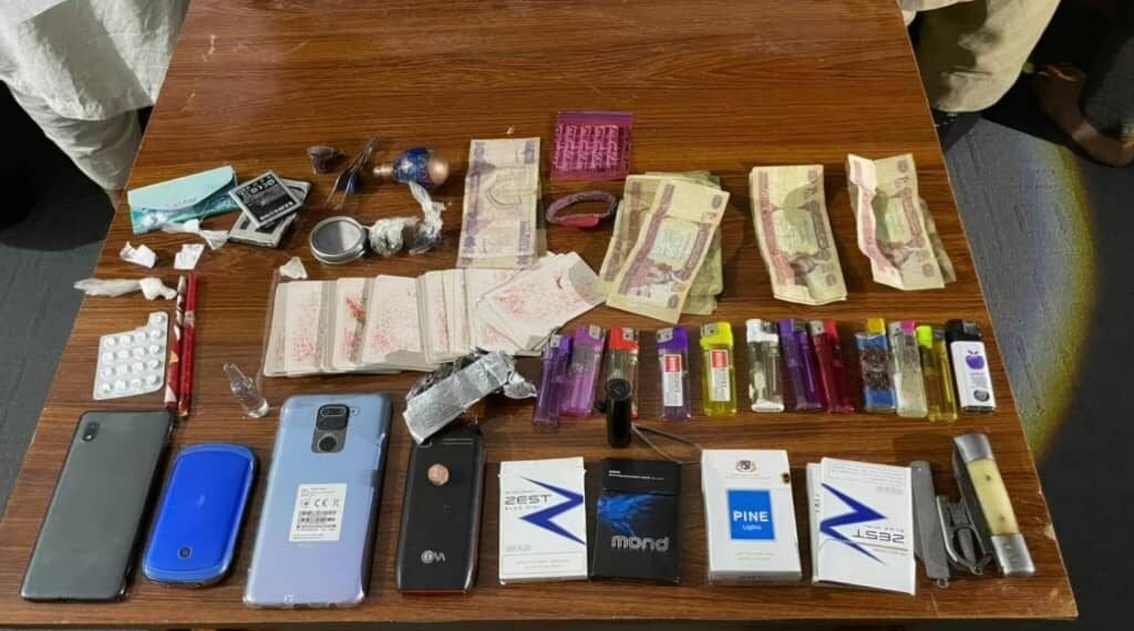 آقچه اولسواللیگیده سکّیز کیشی طالبان تامانیدن قمارده عیبله‌نیب اوشلندی