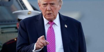 ایران و امریکا تارتیشوولری؛ ترامپ: اوچاقلرنی تاشووچی ینه بیر کېمه یوباریلیشی ممکن