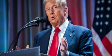 دونالد ترامپ: اېران بیلن مذاکره‌لر جوده‌ یخشی بۉلدی