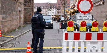 آلمان‌ده افغانستانلیک مهاجر اوچ کیشی‌نی پیچاقلب یره‌لنتیردی