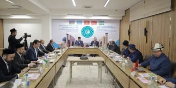 سمرقندده دینی ییغین؛ تورکی دولتلر دین عالملری فتوا چیقریشگه اۉرینماقده