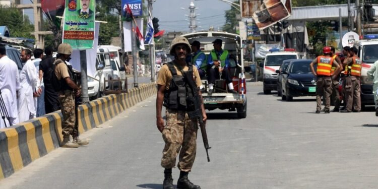 پاکستان‌نینگ بلوچستانیده تۉقنه‌شوولر 120 کیشی جان بېردی