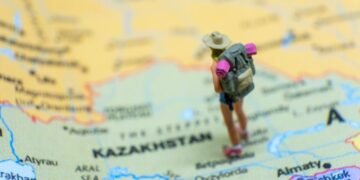 قزاقستان سیاحلر اوچون  AI یاردمچیسینی ایشگه توشیردی