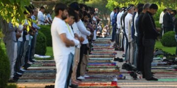 رمضان هییت نمازی تورک عالمی و باشقه کۉپلب اسلامی مملکتلرده بوگون باشلندی