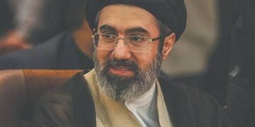 علی خامنه‌ای نینگ اۉغلی مجتبی خامنه‌ای ایران ینگی رهبری اوله‌راق تَن‌لندی