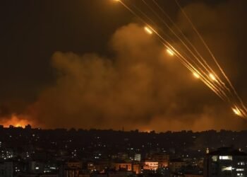 یقین شرق‌ ناتینچیلیکلری؛ ایران اسراییل‌گه قرشی ینه بیر قنچه هجوم اویوشتیرگنی خبر قیلیندی