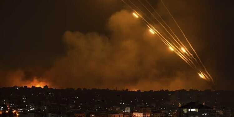 یقین شرق ناتینچیلیکلری؛ ایران اسراییلگه قرشی ینه بیر قنچه هجوم اویوشتیرگنی خبر قیلیندی