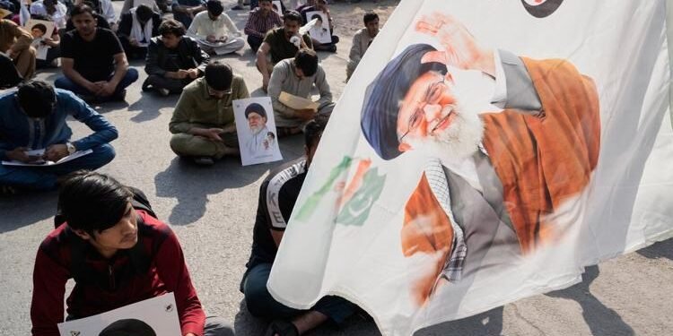 پاکستانده امریکاگه قرشی ناراضلیکلر عاقبتیده اۉنلب کیشی اۉلیب و یرهلندی