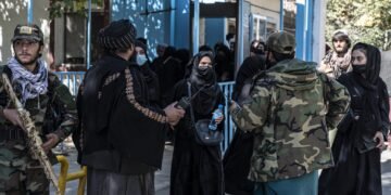 خاتین-قیزلر بیردملیک کونی؛ افغانستان عیاللری احوالی خصوصیده‌ خواطرلر بیلدیریلماقده