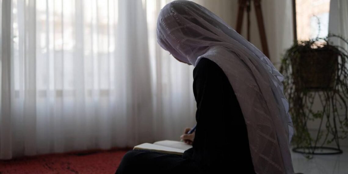 یونیسف تشکیلاتی ینه بیربار افغانستان‌ قیزلری تعلیمی اوچون رخصت بېریلیشینی سۉره‌دی