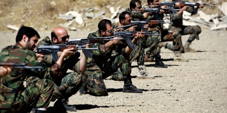 اوروش اوچون تیارگرلیک؛ ایران بیر میلیون‌دن آرتیق کیشی‌لیک قۉشین تیارله‌یدی