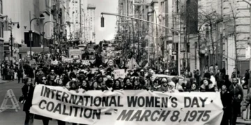 ۸- مارچ؛ خلق‌ارا خاتین-قیزلر بیردملیک کونی و افغانستان عیاللری‌نینگ قرانغو احوالی