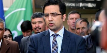 امریکالیک رسمی‌لر طالبان‌دن ینه بیربار بو مملکت وطنداشلرینی قماقدن آزاد اېتیشنی سۉره‌دی