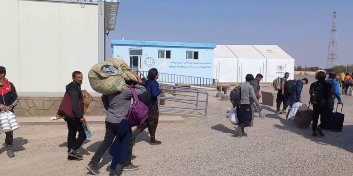 تیناوون ایران و پاکستان‌دن ۹۵ عایله چیقاریلیب افغانستان‌گه قیتریلگن