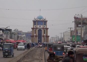 تخارده ناتینچیلیکلر؛ اۉتگن کېچه کۉکچه کۉپریگی یقین‌لریدن کوچلی سېس اېشیتیلگن