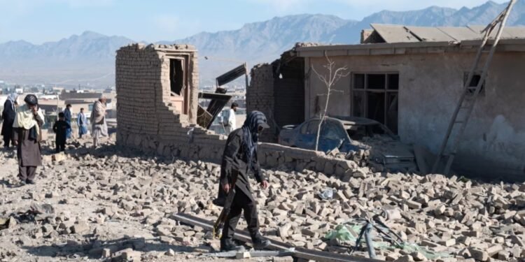 پاکستان هجوملری دوامی؛ طالبان اۉتگن کېچه خوست‌ده بیر عیال و بیر باله جان بېرگنینی ادعا قیلدی