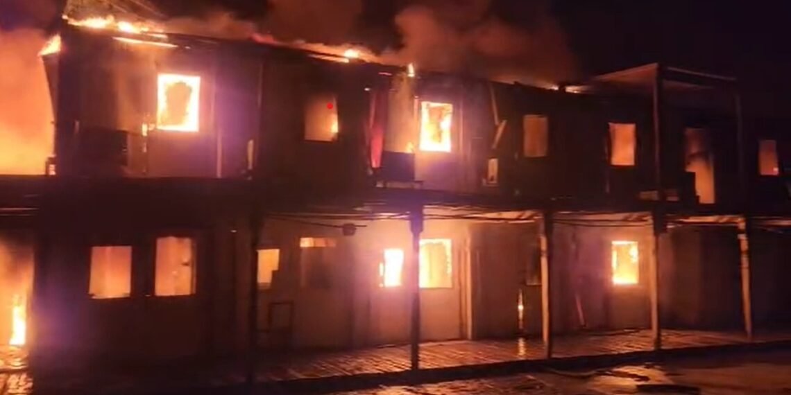 اۉتگن کېچه کابلده پاکستان هجومی عاقبتیده کمیده ۶۵۰ کیشی اۉلیب و یره‌لنگن