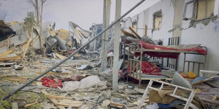 پاکستان و طالبان اوروشی؛ چیگره‌ده‌گی تۉقنه‌شوولر و پاکستان هوا هجوملری اۉتگن کېچه هم دوام اېتدی