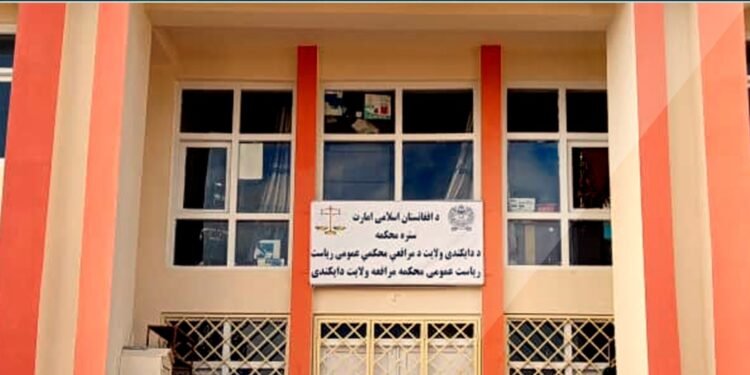 دایکندیده تۉرت کیشی روزهخورلیک و شراب یېتکزیش عیبی بیلن دُره اوریلدی