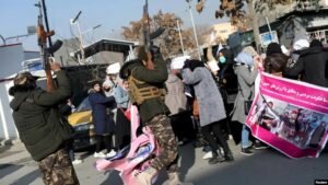 افراطی گروه‌لرگه کابوس، ۸ مارچ خلق‌ارا خاتین-قیزلر کونی