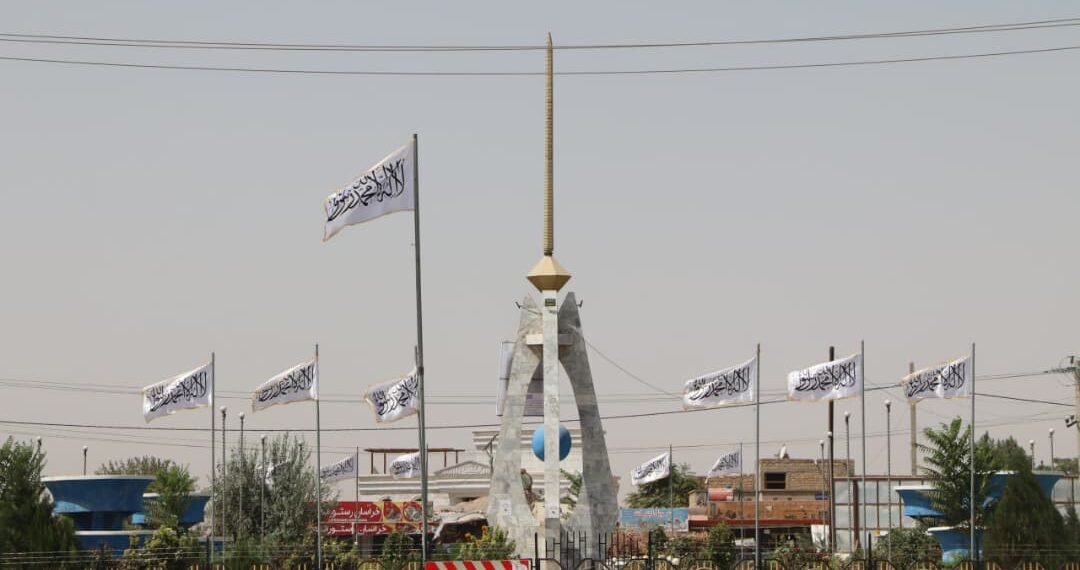 سرپل‌ده طالبلر سکّیز کیشی‌نی قمار اۉینش عیبی بیلن اوشلب آلگن