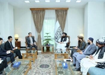 متقی و چین اېلچیسی طالبان و پاکستان اوروشی خصوصیده اوچره‌شدی