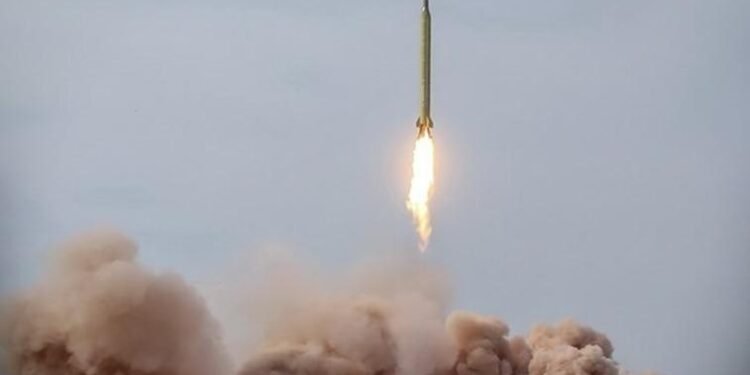 ایران‌نینگ اسراییلگه قرشی هجومی؛ یوزدن آرتیق کیشی یره‌لنگنی خبر قیلینماقده