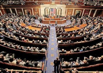 امریکا سنا مجلسیده ترا‌مپ‌نینگ حربي صلاحیتلرینی چېکلش لایحه‌سی تصدیقلنمه‌دی