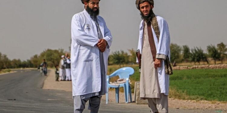 طالبان بلخ و تخارده ایکّی کیشی‌نی جادوگرلیک عیبی بیلن اوشله‌گن