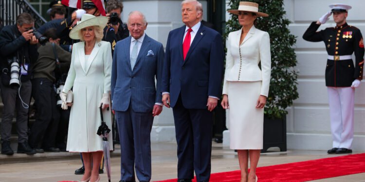 دونالد ترمپ ینه بیربار ایران هسته‌ای قورالگه قۉل تاپیشی اوچون رخصت بېرمسلیگینی بیلدیردی