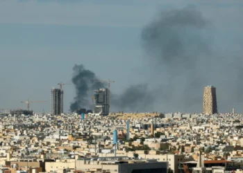 سعودی عربستان بو مملکتگه قرشی آتیلگن یېتّی راکت‌نی اوریب توشیرگنیدن خبر بېردی