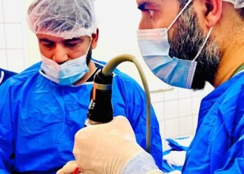 بلخ حوزوی کسلخانه‌سیده ایلک‌بار بورون ایچیده اندوسکوپیک تومور عملیاتی عملگه آشیریلگن