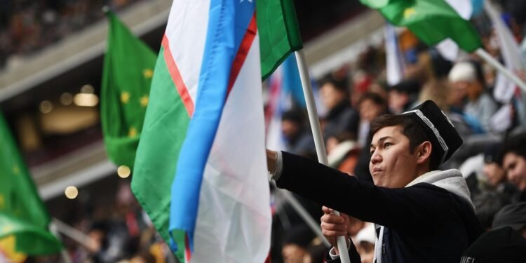 اۉزبېکستان دولت رهبری فرمانی؛ یاش شاعر، یازووچی و ایجادکارلرگه مکافات بېریله‌دی