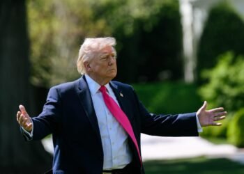 دونالد ترمپ امریکاگه معقول بۉلگن زمان ایران بیلن کېلیشوو امضالنیشینی بیلدیردی