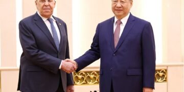 چین جمهور باشلیغی روسیه تشقی ایشلر وزیری بیلن اوچره‌شدی